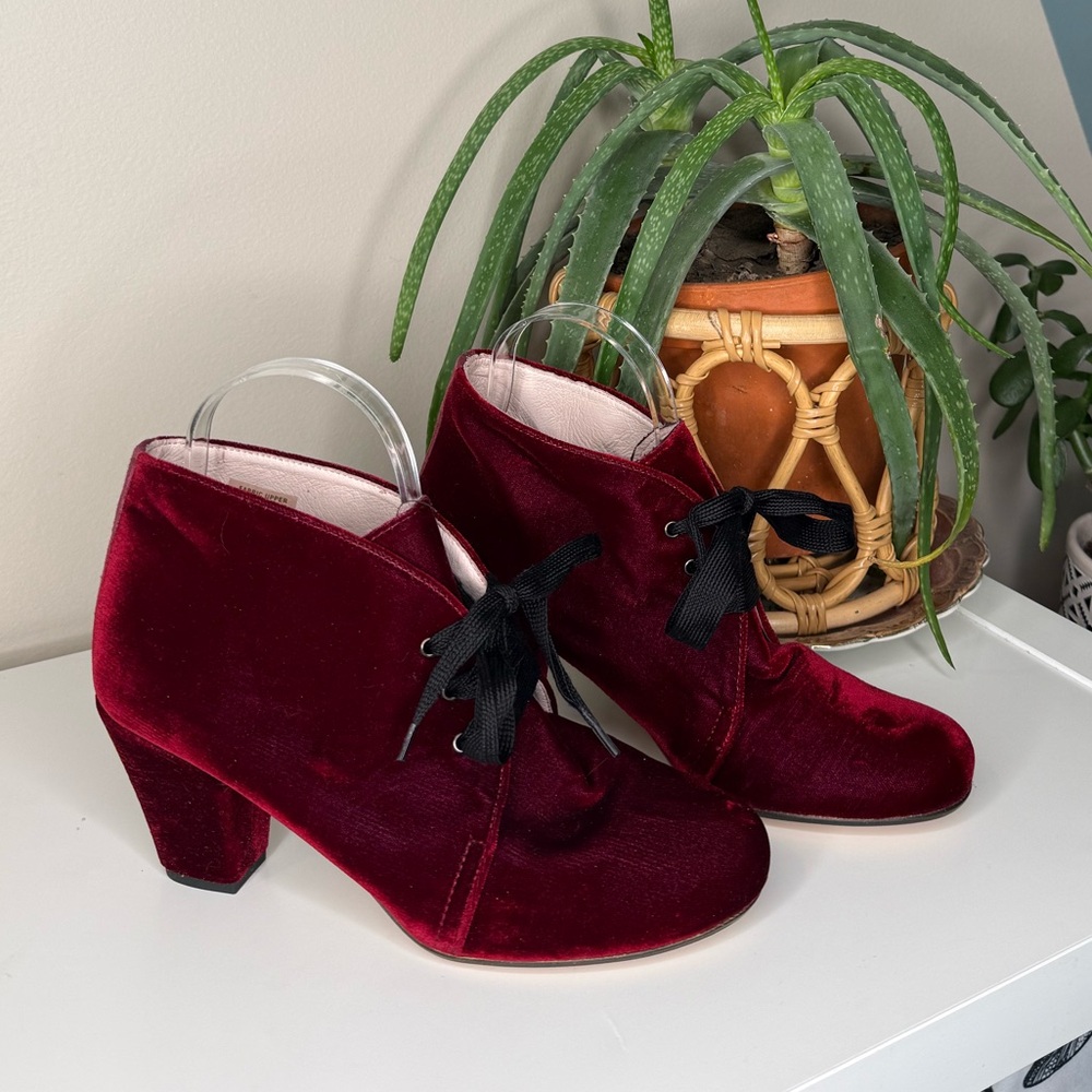 Patricia Green Velvet Victorian Lace Up Booties Red Spain 38 - Picture 2 of 12